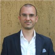 Professionista impartisce lezioni di pianoforte classico (Base-Avanzato)